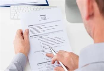 商務(wù)英語翻譯在國(guó)際貿(mào)易中的其他重要性